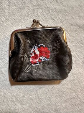 ⭐️ Black Floral Skull Kiss-Lock Coin Purse